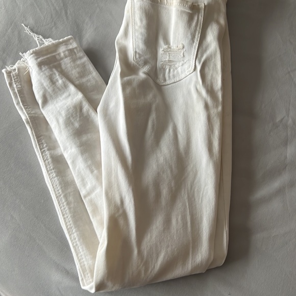 Old Navy white skinny jeans - Picture 2 of 3
